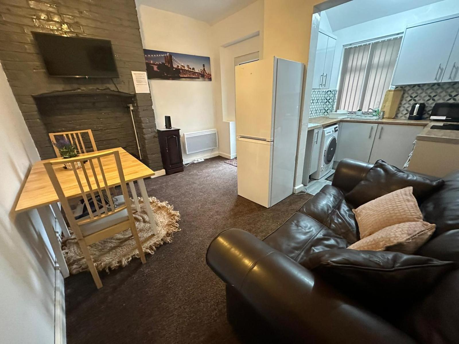 Dans Place Manchester Exterior photo